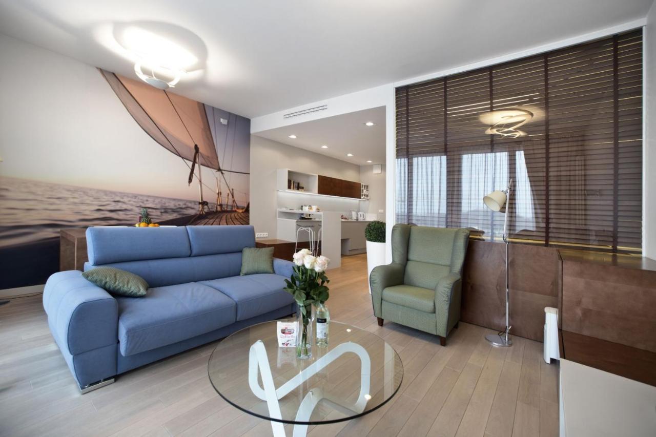 Triton Park Accommodation By P&O Serviced Apartments Warsaw Ngoại thất bức ảnh
